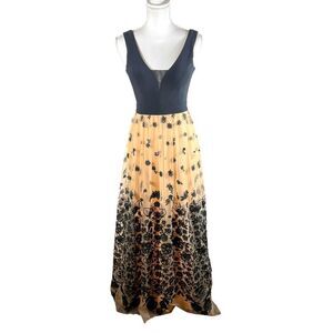 Bebe Black Sleeveless Tulle Formal Floral Gown